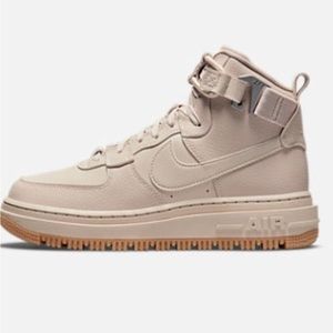 Nike Air Force 1 Utility 2.0
Fossil Stone (Women's 8.5)